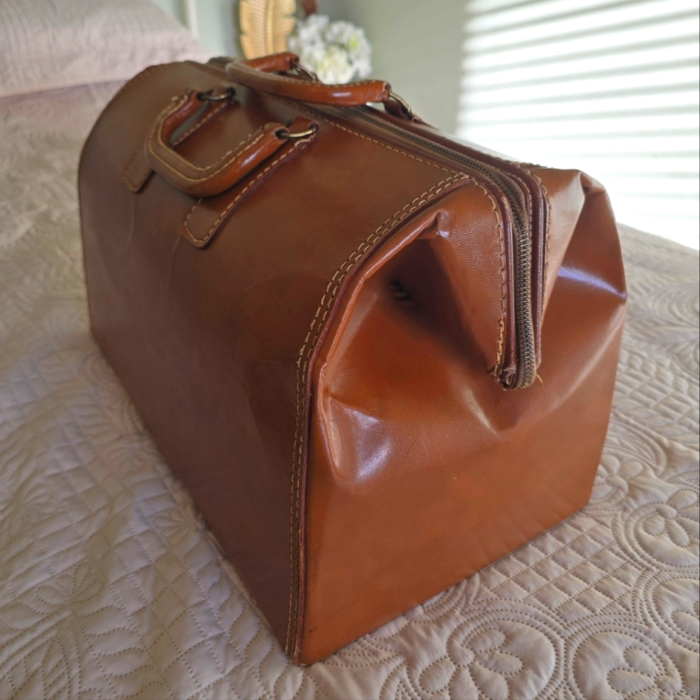 Vintage medical doctor leather travel bag